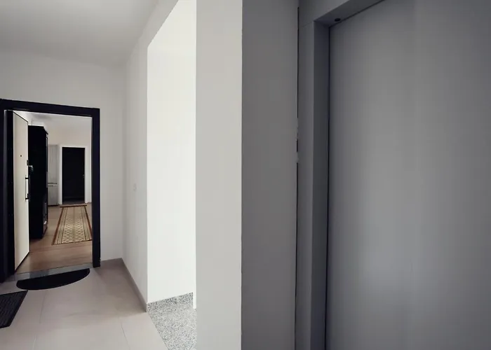 L.L Maison 2