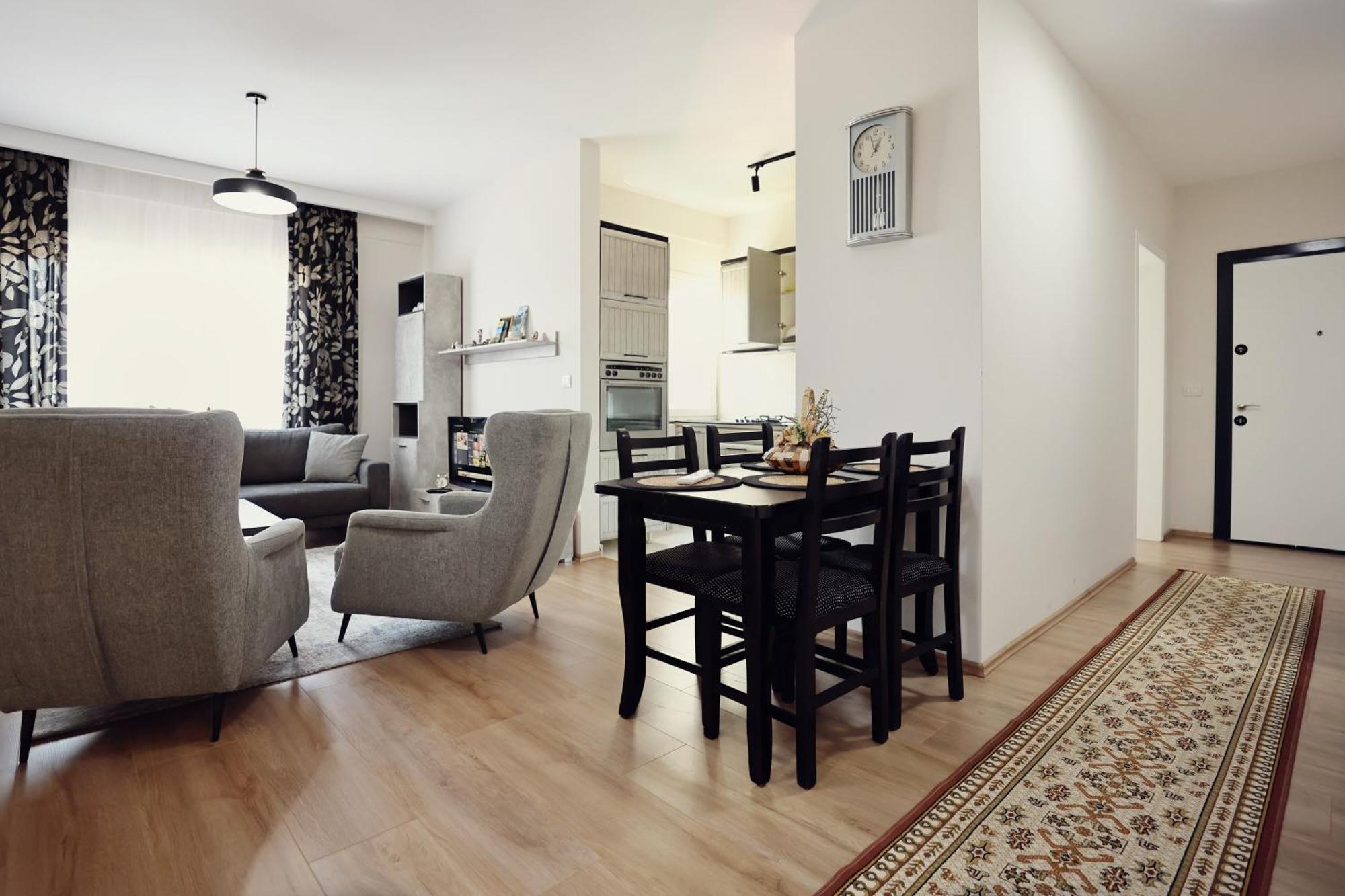 L.l Maison 2 *